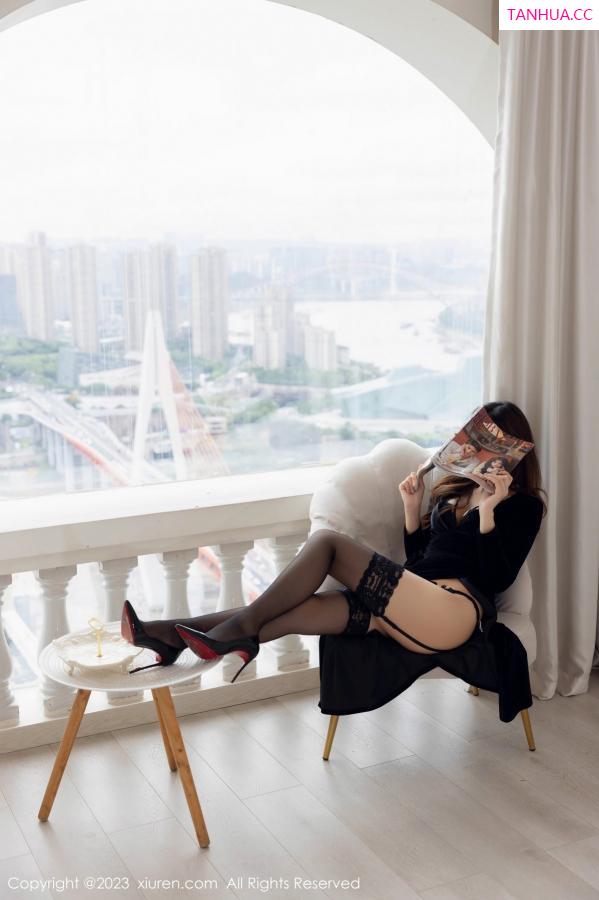 綺裡嘉 绮里嘉 [XiuRen]高清写真图 2023.06.30 No.7005 绮里嘉ula 黑丝美腿第56张图片